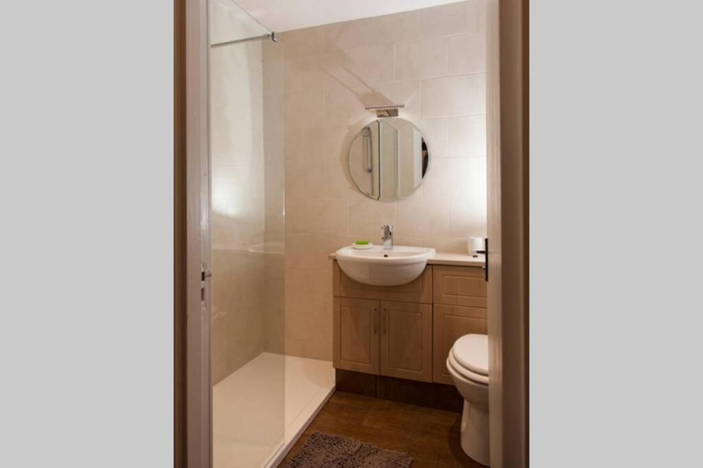 Ground Floor, 1 Bedroom With Double Bed Appartement